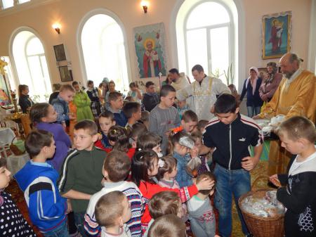 Поздравление с Пасхой больных и детей-сирот Степановки