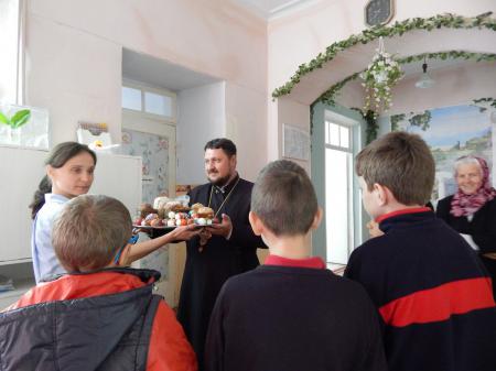 Поздравление с Пасхой больных и детей-сирот Степановки