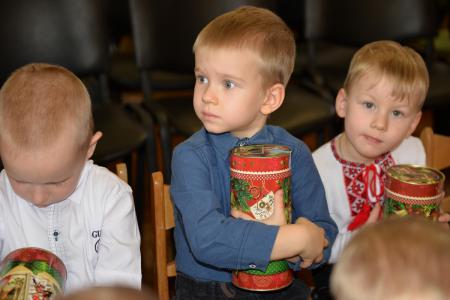В преддверии праздника святителя Николая Чудотворца митрополит Иоанн посетил детские учреждения