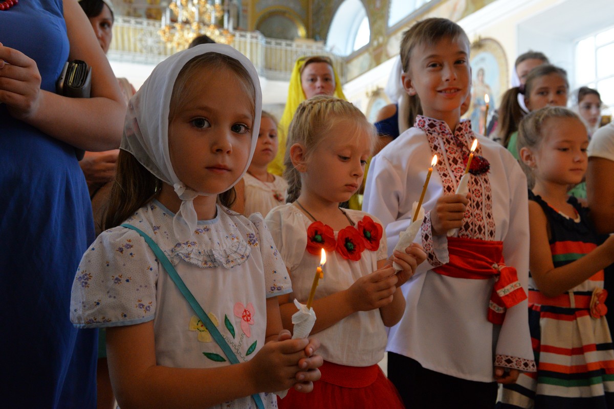 В Свято-Духовском соборе Херсона совершили молебен о мире в Украине
