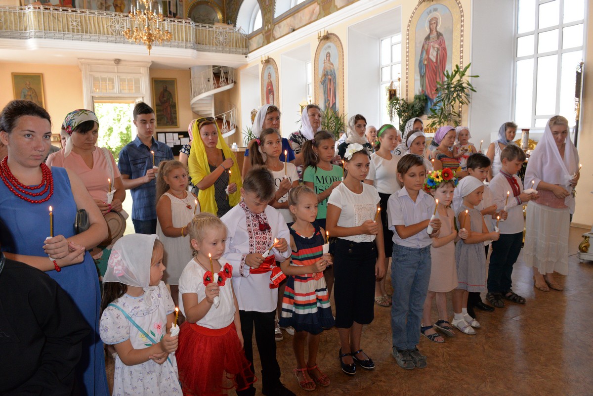 В Свято-Духовском соборе Херсона совершили молебен о мире в Украине