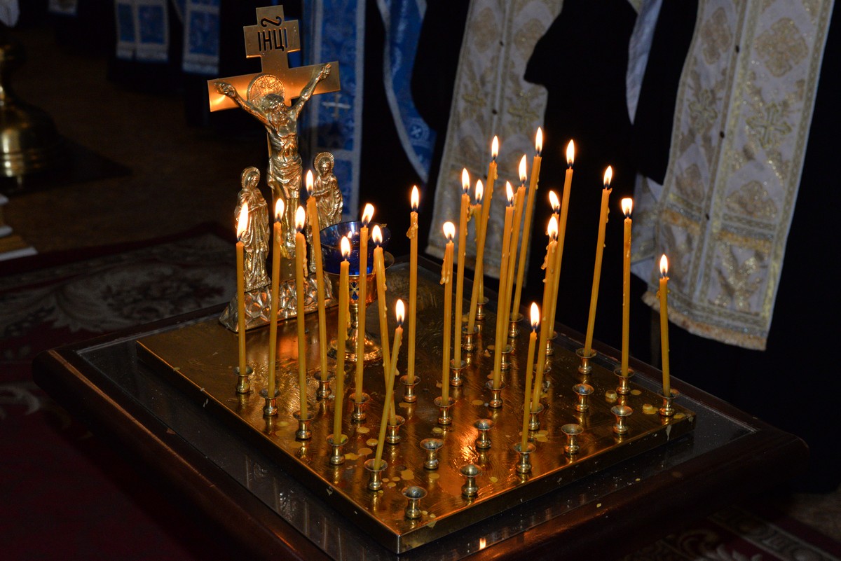 В Свято-Духовском соборе Херсона совершили молебен о мире в Украине