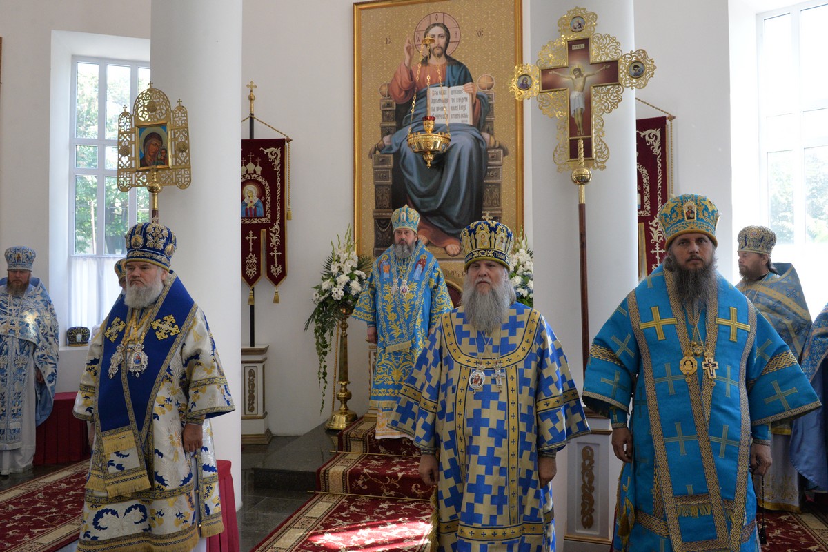 К 220-летию освещения в Успенском соборе открыли левый Варваринский придел 