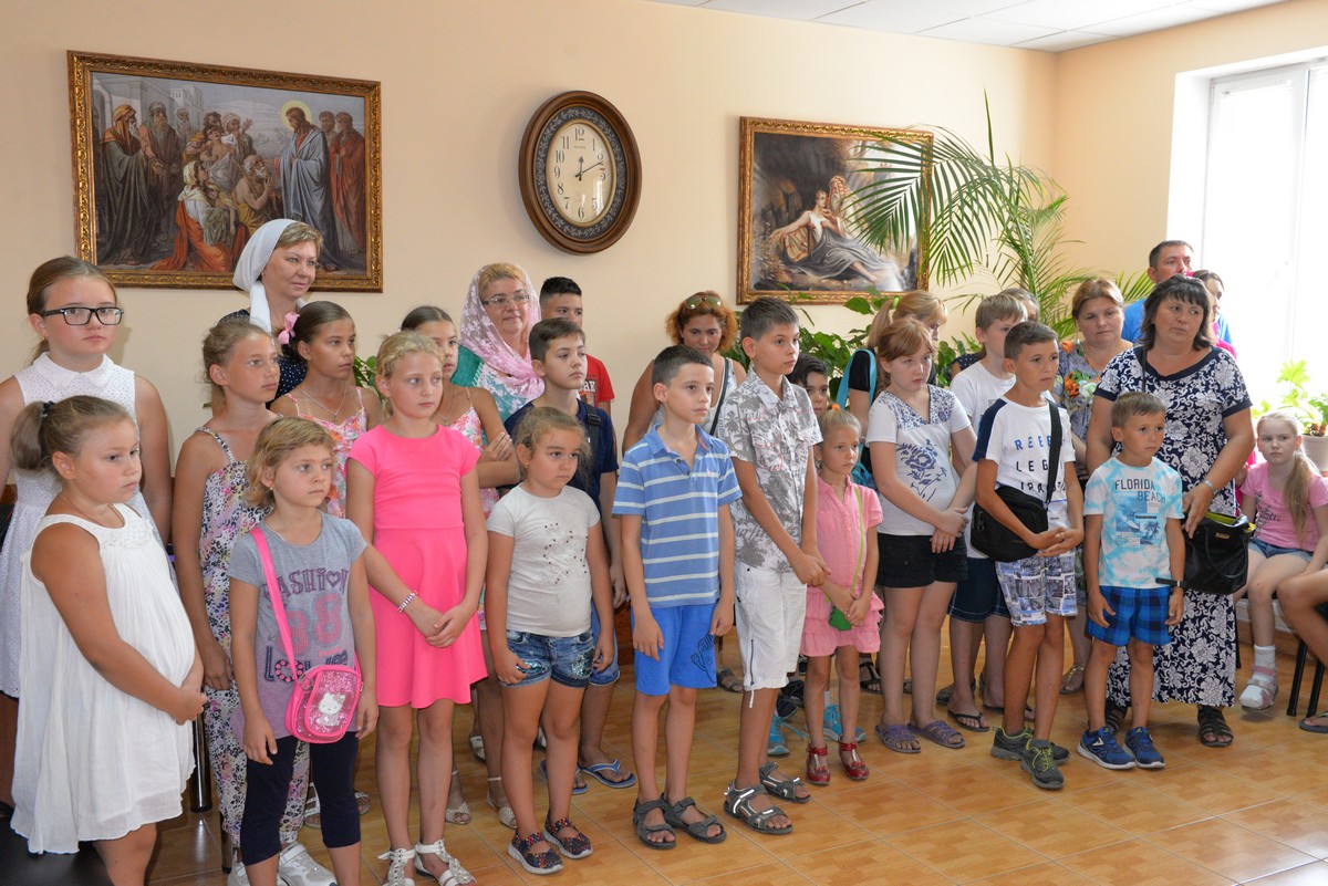 Митрополит Иоанн благословил школьников