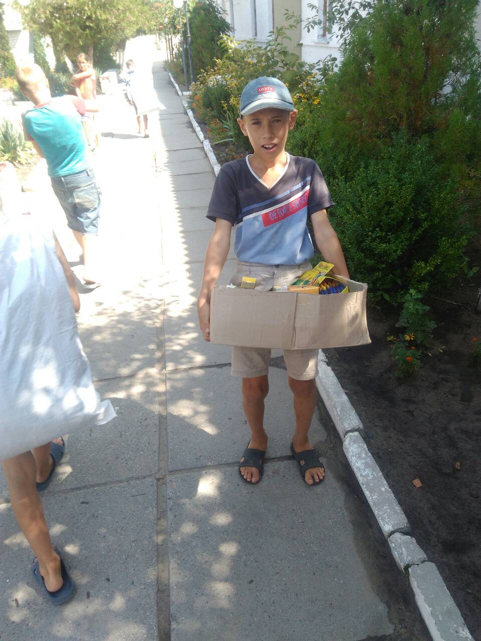 Архимандрит отвез подарки в школу-интернат