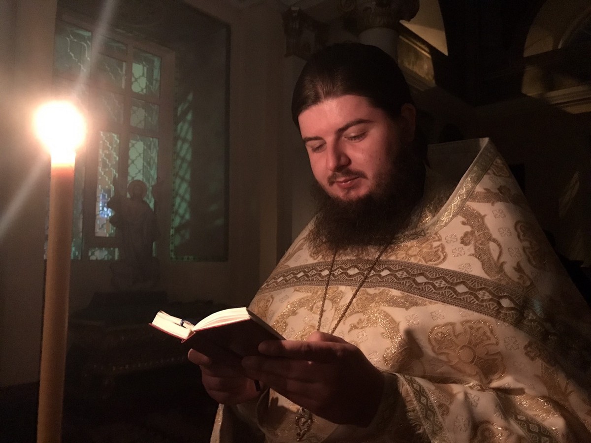 В Свято-Духовском кафедральном соборе Херсона на всенощной молились о мире в Украине 
