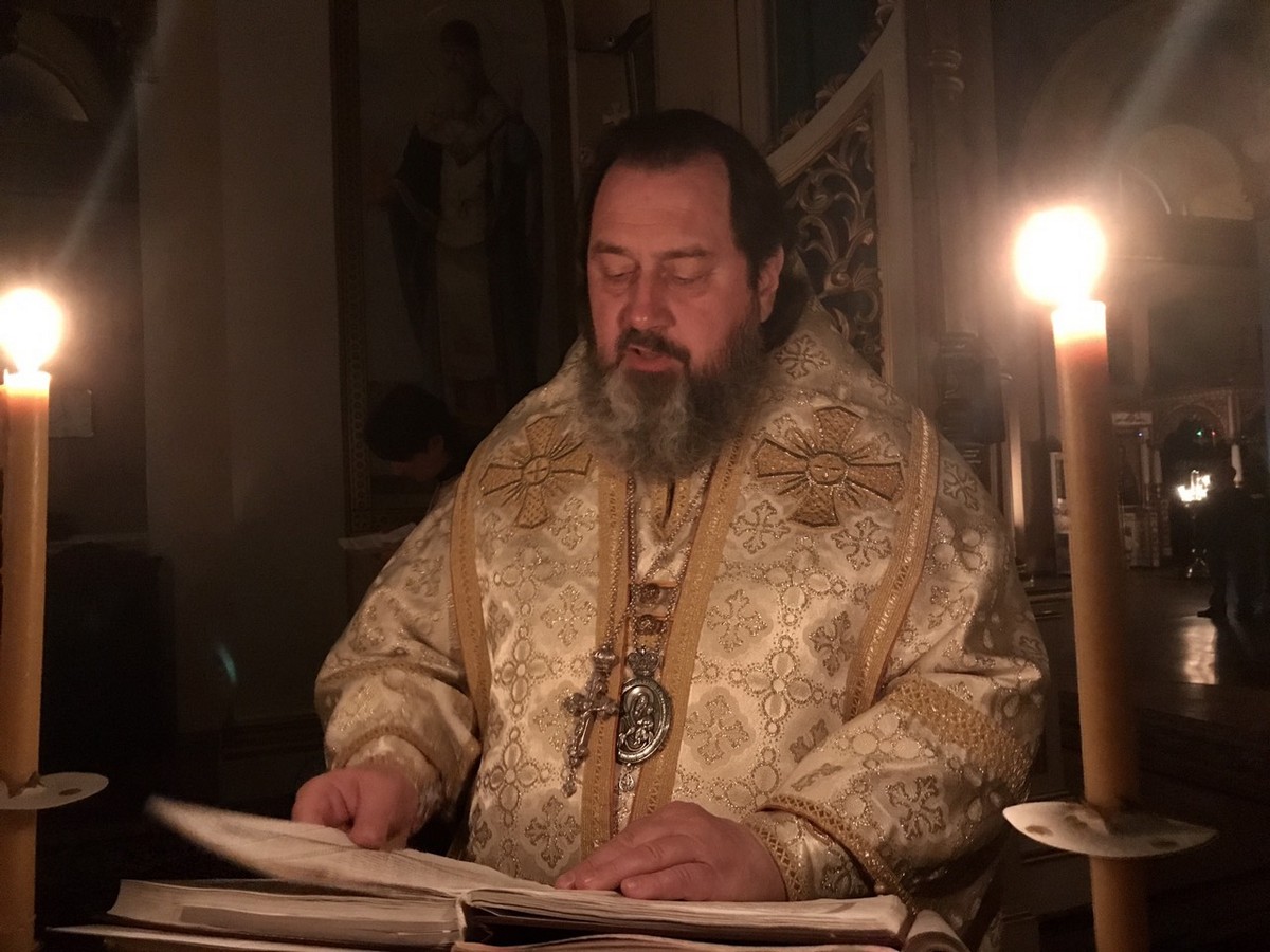 В Свято-Духовском кафедральном соборе Херсона на всенощной молились о мире в Украине 