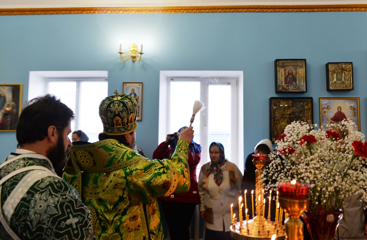 В Станиславе митрополит Иоанн освятил обновленный Покровский храм 