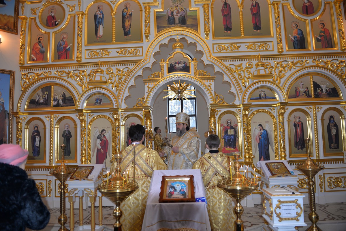 В Херсоне освящен иконостас храма Владимирского прихода