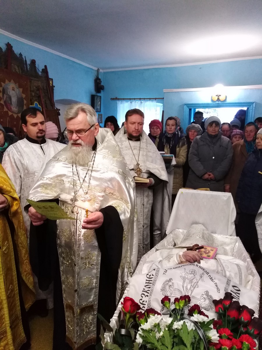 В Покровском храме отпели иерея Михаила Кривошея