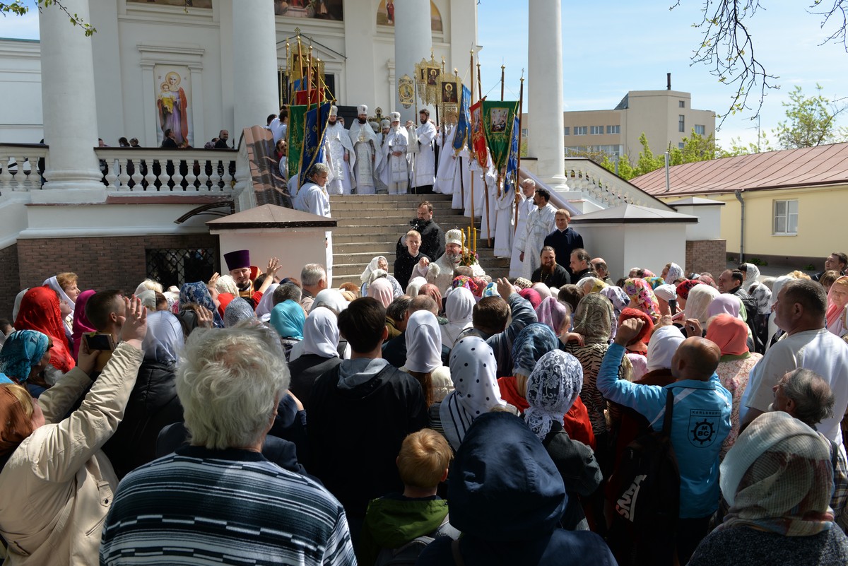 В Херсоне прошел Крестный ход в честь иконы – Покровительницы Херсона