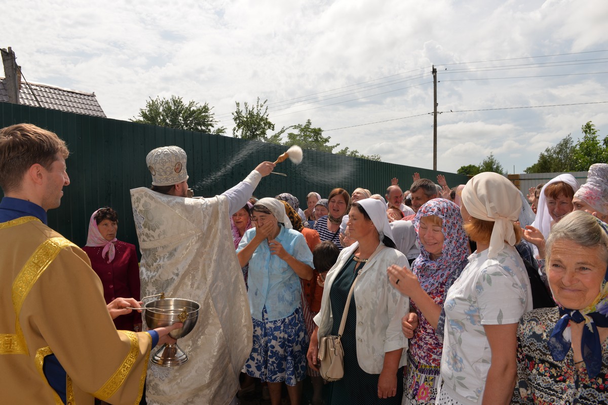 В Скадовском районе в женском монастыре прошел праздничный крестный ход