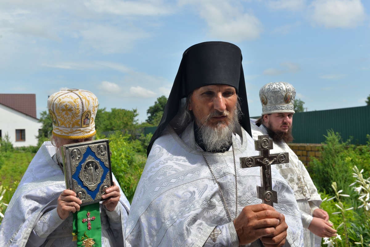 В Скадовском районе в женском монастыре прошел праздничный крестный ход