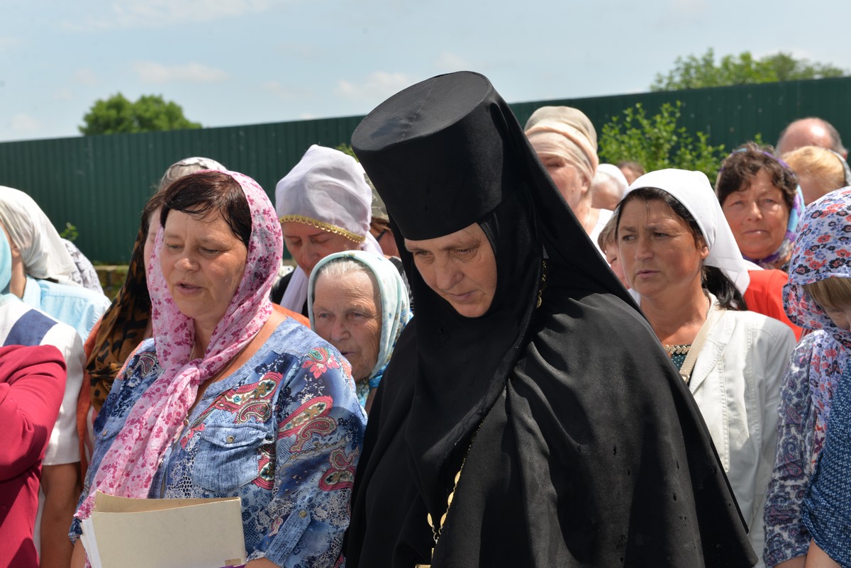 В Скадовском районе в женском монастыре прошел праздничный крестный ход